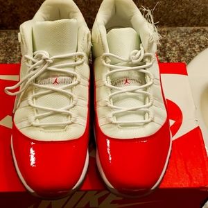 Retro red white 11s size 11
